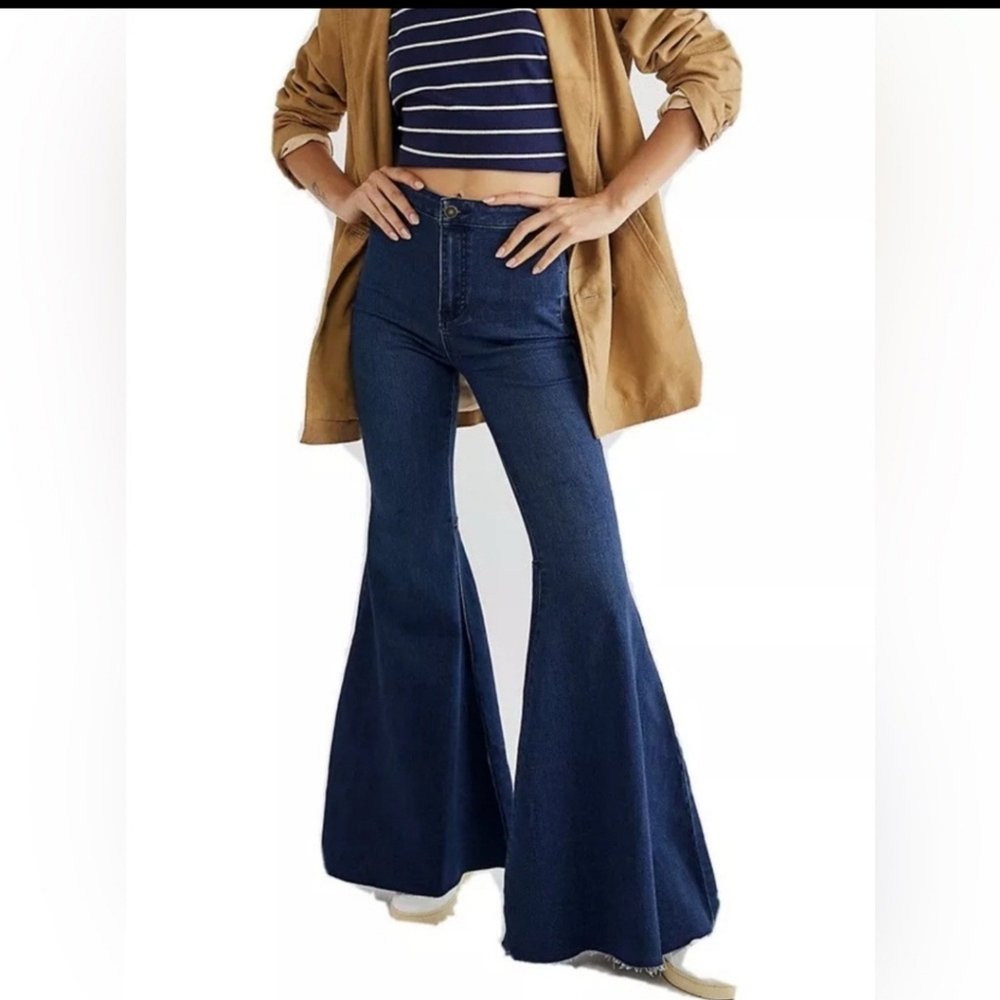 Free People We The Free Curvy Lace Back High Rise Flare Jean With Raw Hem - Picture 10 of 14